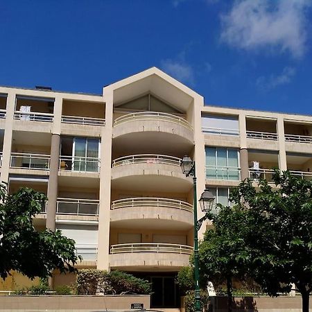 Appartement 2 Pieces Avec Une Grande Terrasse, 3 Etoiles, Wifi, Box Pour Vehicule Et Velos Les Sables-dʼOlonne Zewnętrze zdjęcie