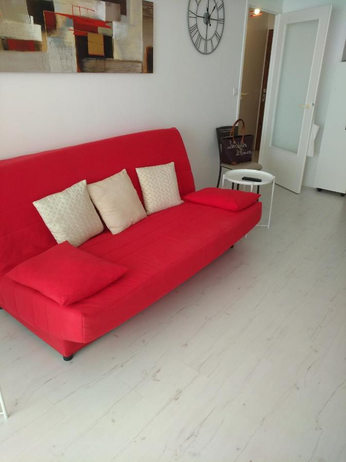 Appartement 2 Pieces Avec Une Grande Terrasse, 3 Etoiles, Wifi, Box Pour Vehicule Et Velos Les Sables-dʼOlonne Zewnętrze zdjęcie