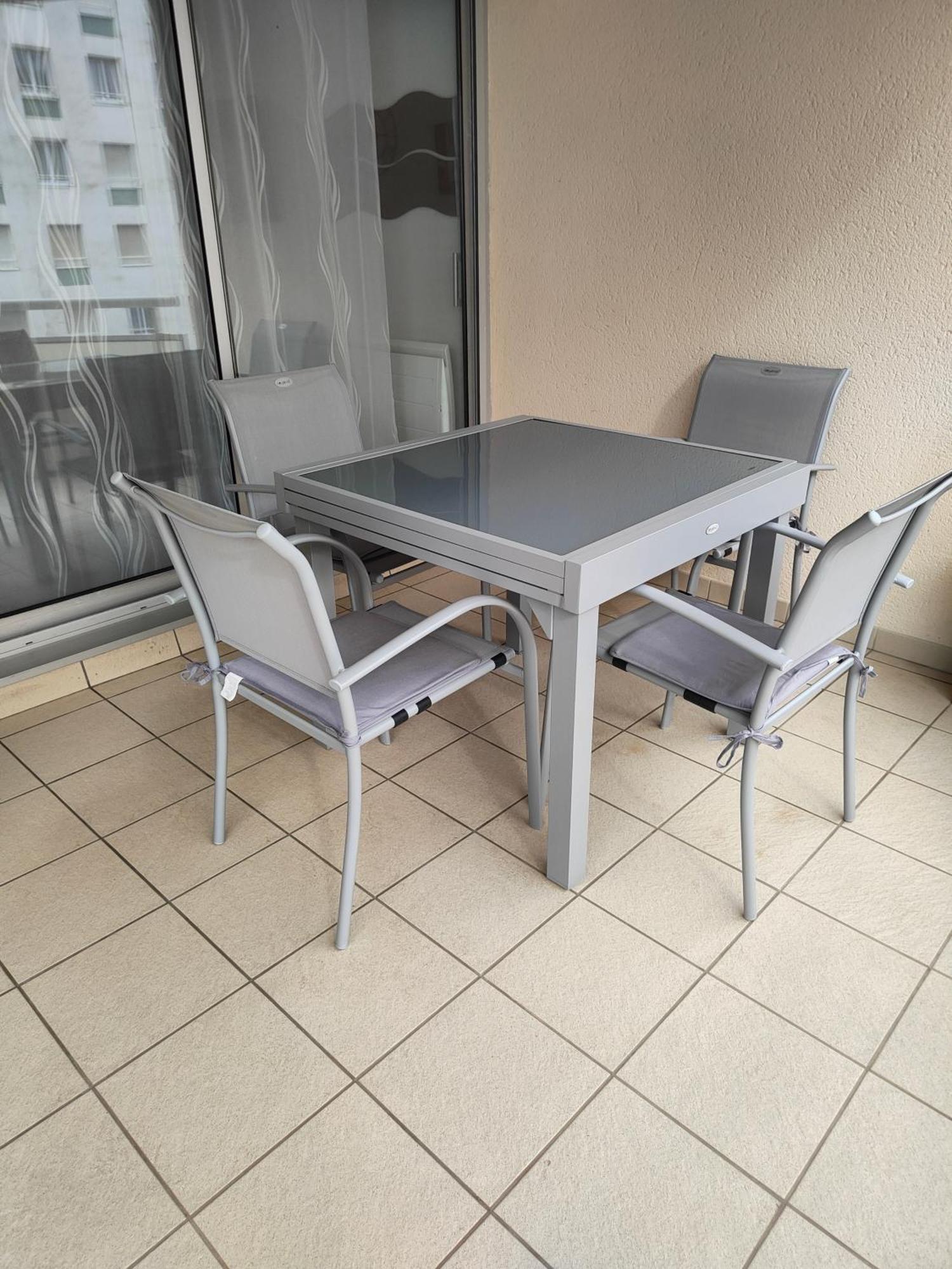 Appartement 2 Pieces Avec Une Grande Terrasse, 3 Etoiles, Wifi, Box Pour Vehicule Et Velos Les Sables-dʼOlonne Zewnętrze zdjęcie