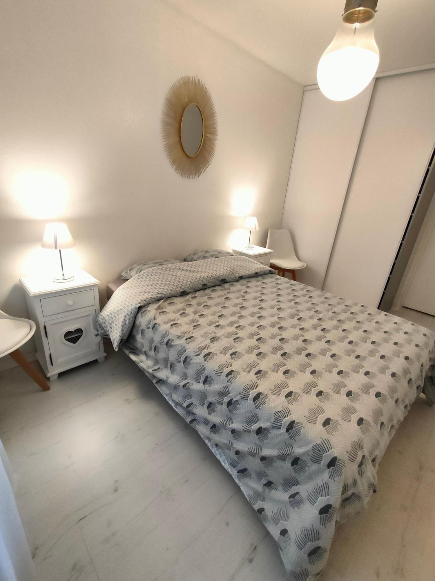 Appartement 2 Pieces Avec Une Grande Terrasse, 3 Etoiles, Wifi, Box Pour Vehicule Et Velos Les Sables-dʼOlonne Zewnętrze zdjęcie